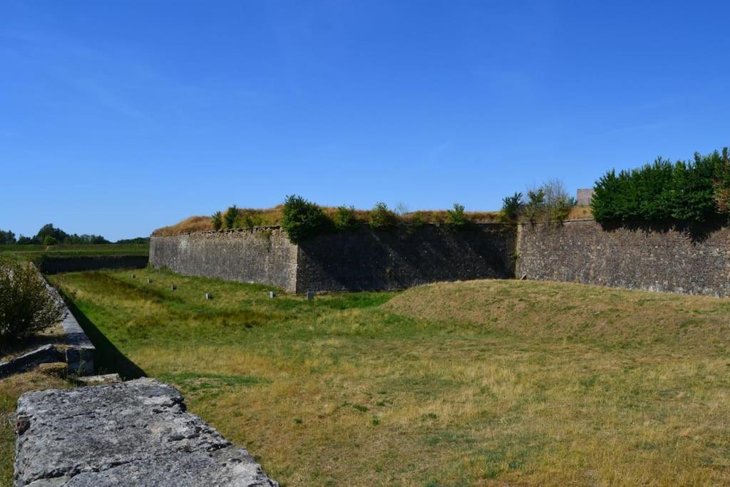Вілла L'Escale Des Remparts Rocroi Екстер'єр фото